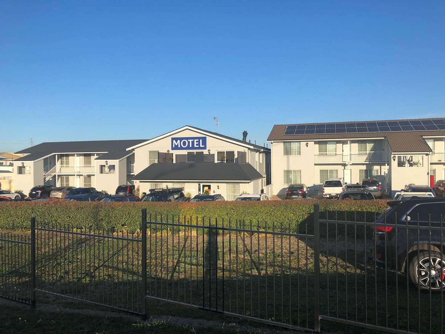 Best Western Coachman'S Inn Motel Bathurst Exterior photo