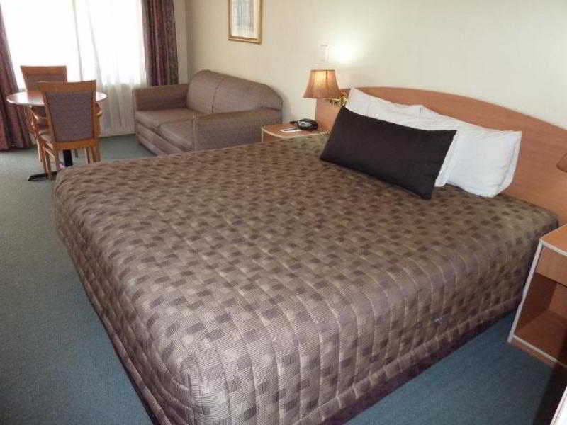 Best Western Coachman'S Inn Motel Bathurst Exterior photo