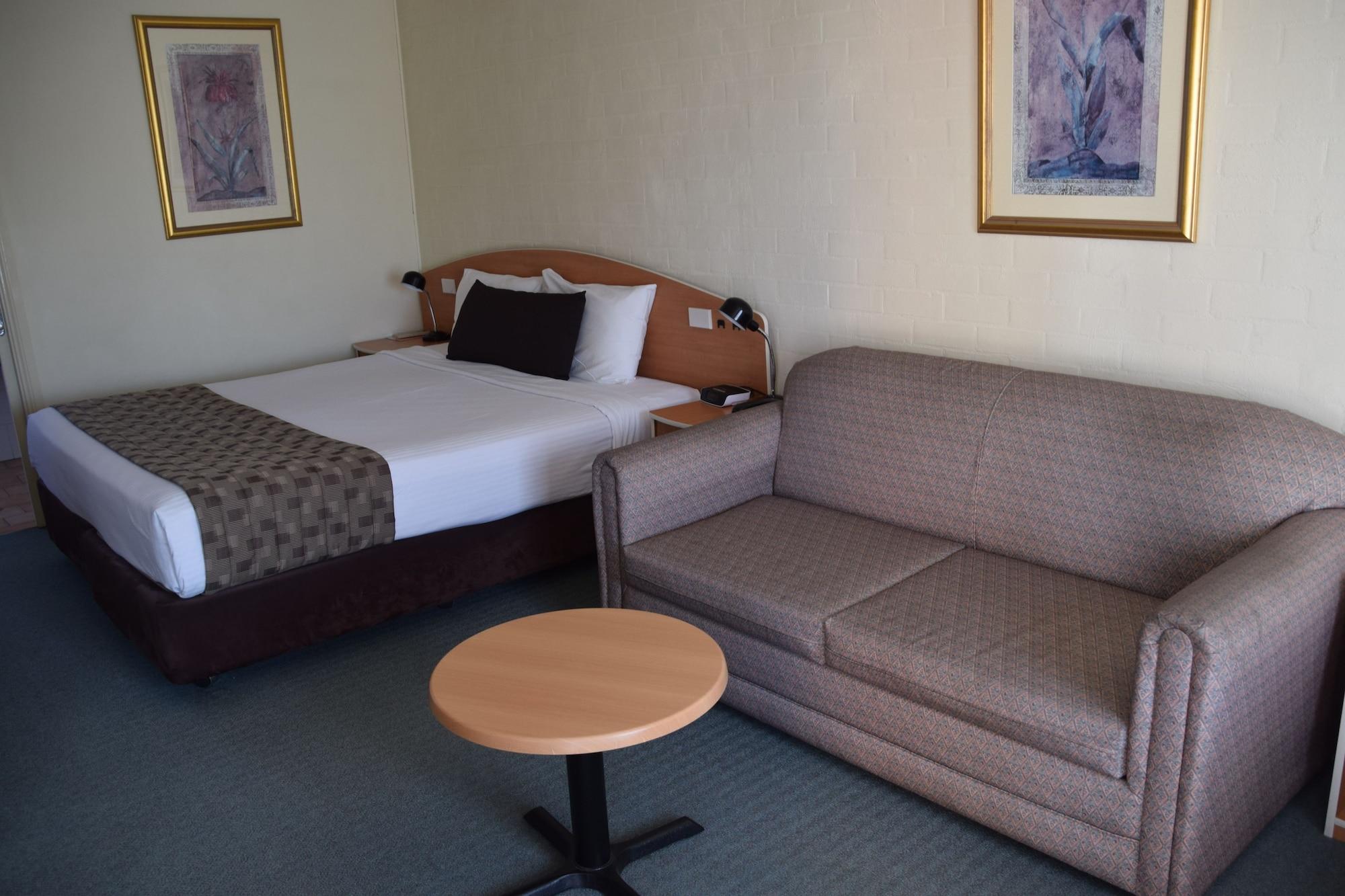 Best Western Coachman'S Inn Motel Bathurst Exterior photo