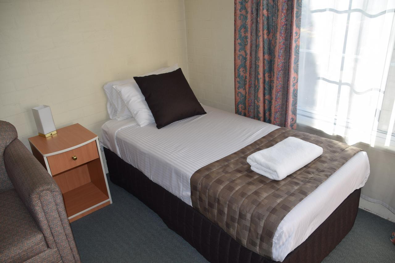 Best Western Coachman'S Inn Motel Bathurst Exterior photo