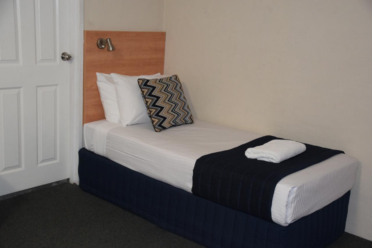 Best Western Coachman'S Inn Motel Bathurst Exterior photo